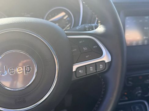 Used 2020 Jeep Compass Latitude image 16