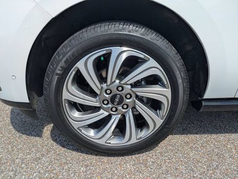 Certified 2023 Lincoln Navigator L Reserve AWD/4WD image 12