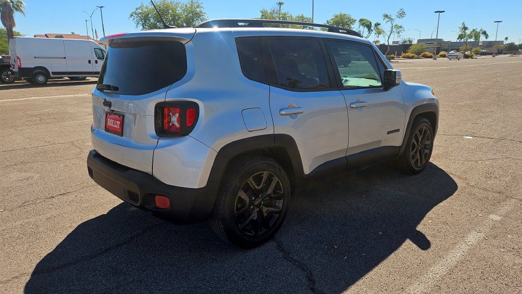 Used 2017 Jeep Renegade Altitude FWD image 11
