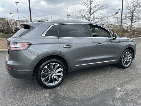 Used 2022 Lincoln Nautilus Reserve w/ Equipment Group 201A AWD/4WD image 9
