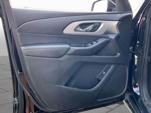Used 2021 Chevrolet Traverse LT FWD image 22