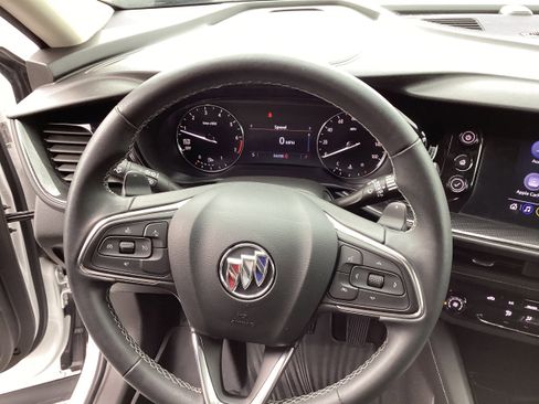 Used 2022 Buick Envision Preferred w/ Safety Package image 16