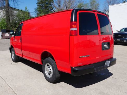 New 2026 Chevrolet Express 2500 RWD image 5