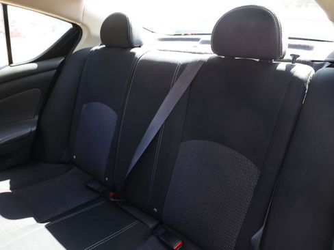 Used 2016 Nissan Versa SV image 8