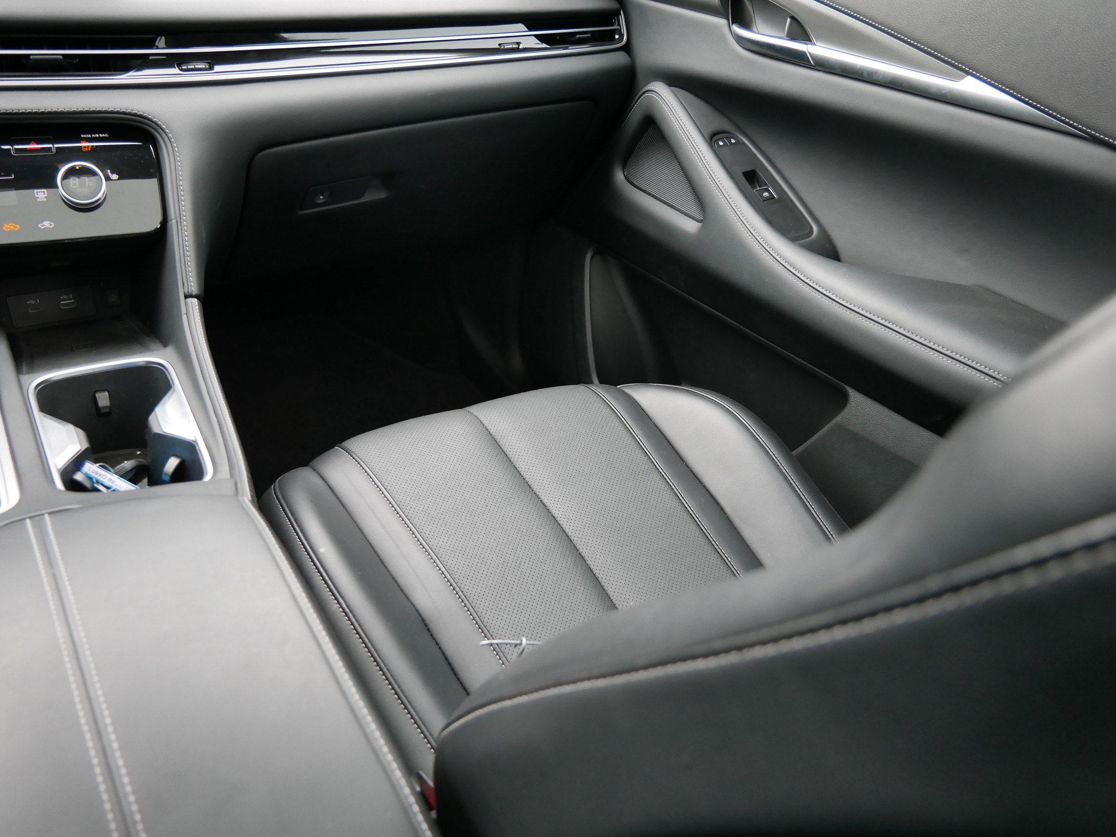 Used 2024 INFINITI QX60 Luxe AWD/4WD image 11