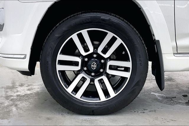 Used 2021 Toyota 4Runner Limited AWD/4WD image 10
