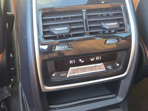 Used 2022 BMW X7 xDrive40i w/ M Sport Package image 30