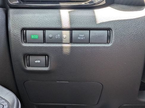 Used 2025 Nissan Sentra SV FWD image 24