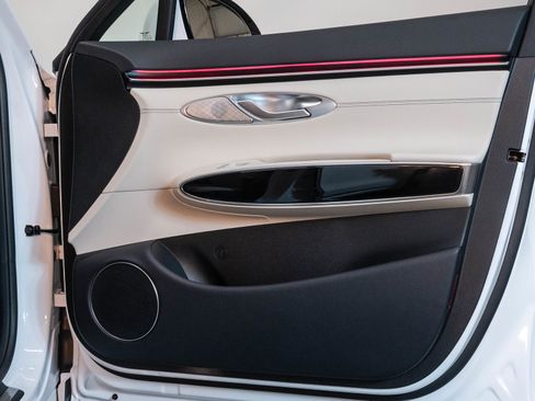 Used 2026 Genesis GV70 2.5T image 9