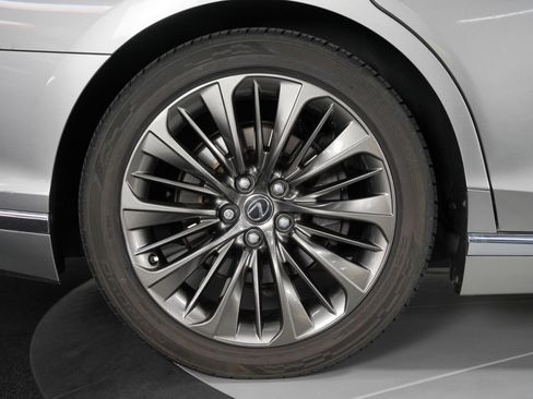 Used 2018 Lexus LS 500 w/ Luxury Package image 23