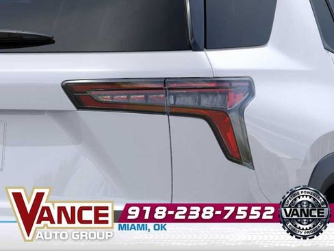 New 2026 Chevrolet Equinox LT w/ Convenience Package II FWD image 11