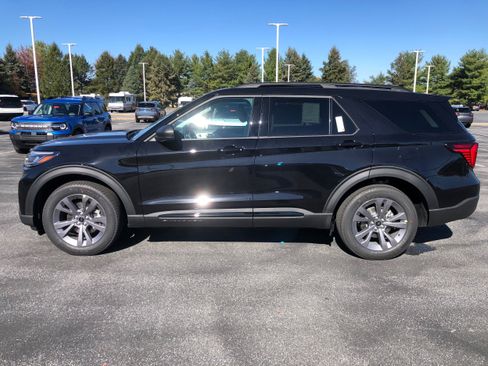 New 2026 Ford Explorer Active w/ Active Comfort Package AWD/4WD image 2