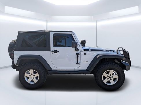 Used 2017 Jeep Wrangler Sport w/ Quick Order Package 24S AWD/4WD image 2