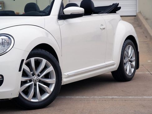 Used 2013 Volkswagen Beetle TDI FWD image 22