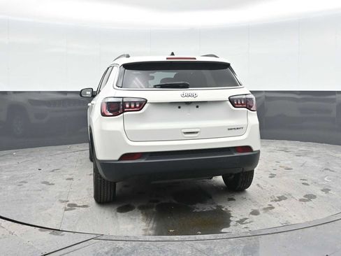 Used 2020 Jeep Compass Sport w/ Tech Group FWD image 11