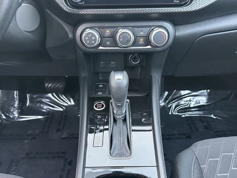 Certified 2024 Nissan Kicks SV image 31