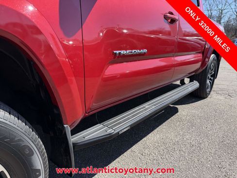 Used 2022 Toyota Tacoma TRD Sport w/ Technology Package image 14