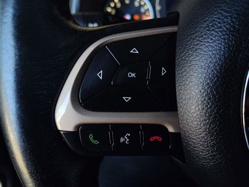 Used 2016 Jeep Renegade Latitude image 9