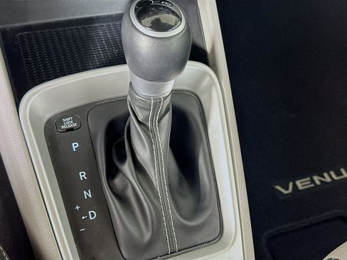 Used 2023 Hyundai Venue SEL w/ Cargo Package image 24