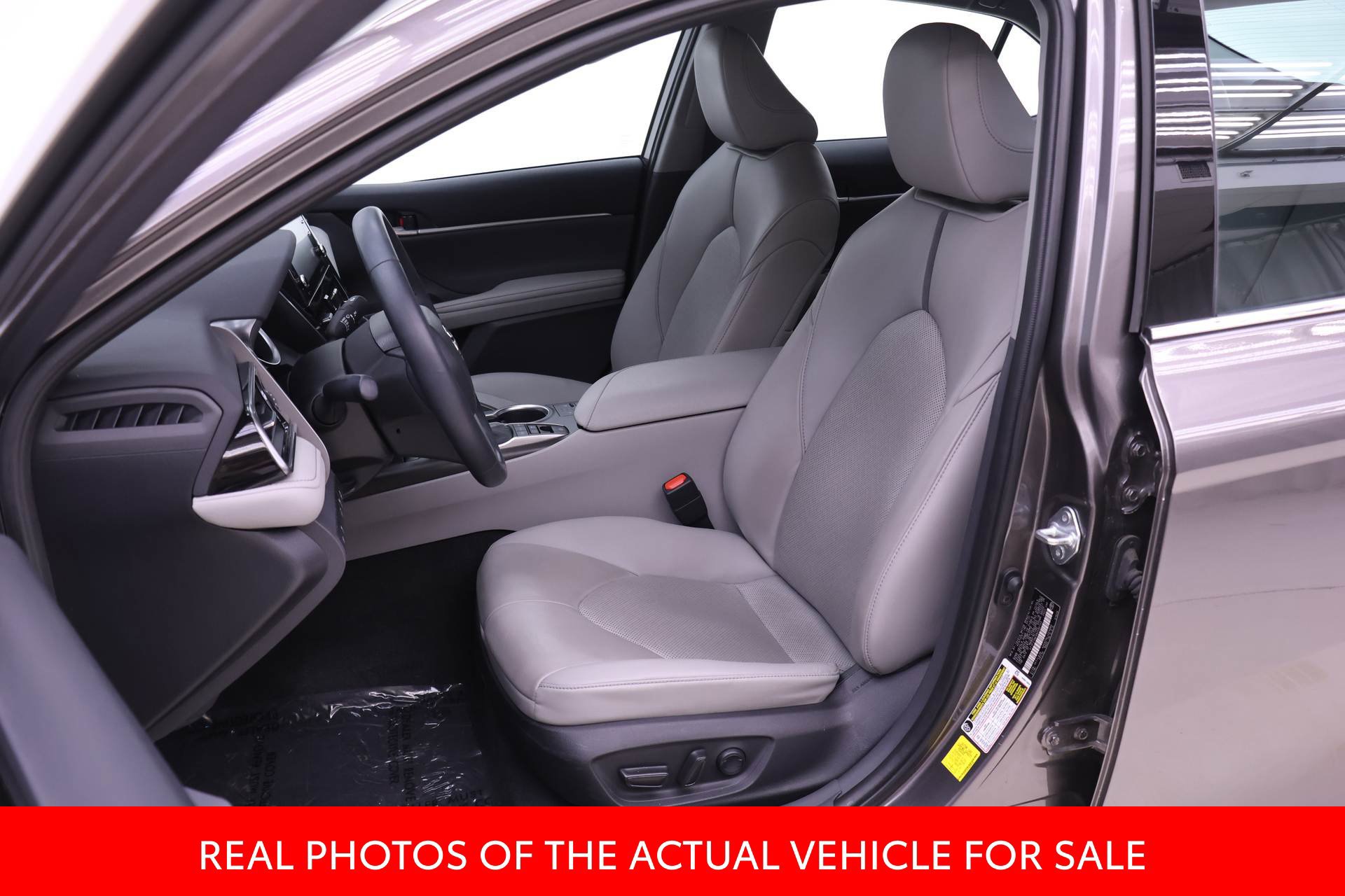 Certified 2022 Toyota Camry XLE w/ Cold Weather Package FWD image 4