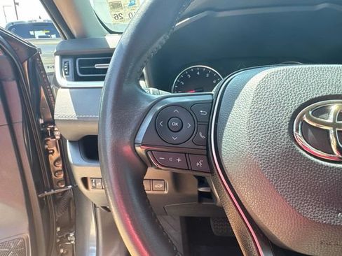 Used 2019 Toyota RAV4 XLE Premium FWD image 29