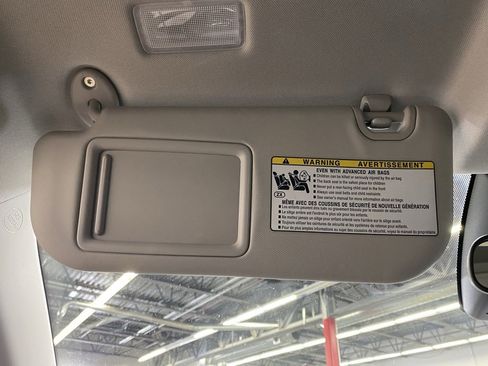 Used 2022 Toyota RAV4 XLE Premium image 35