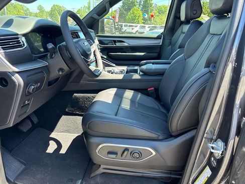 New 2026 Jeep Grand Wagoneer Limited AWD/4WD image 7