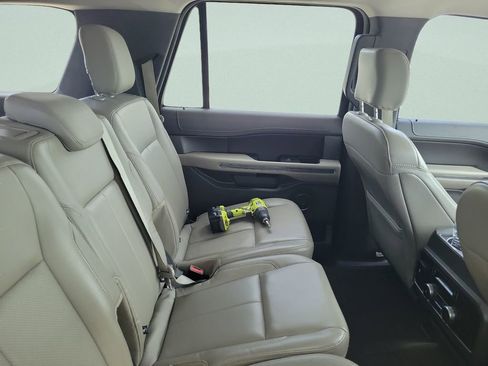 Used 2019 Ford Expedition Max XLT w/ Equipment Group 201A image 6