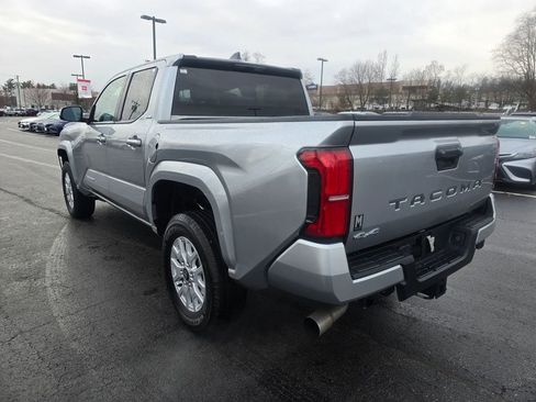 Certified 2024 Toyota Tacoma SR5 AWD/4WD image 6
