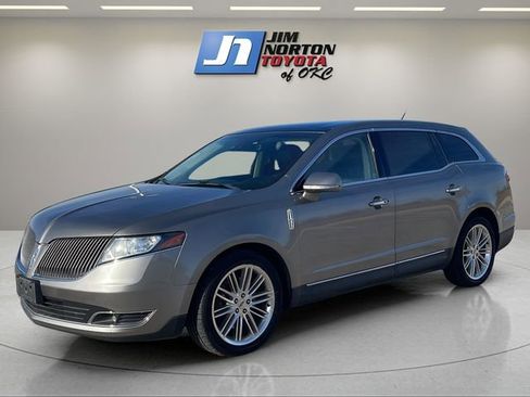 Used 2016 Lincoln MKT EcoBoost w/ Equipment Group 201A image 1