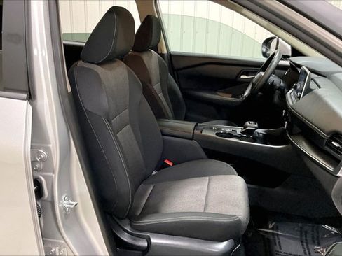 Used 2025 Nissan Rogue SV FWD image 7