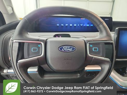 Used 2025 Ford Expedition Platinum w/ Driver's Package image 21
