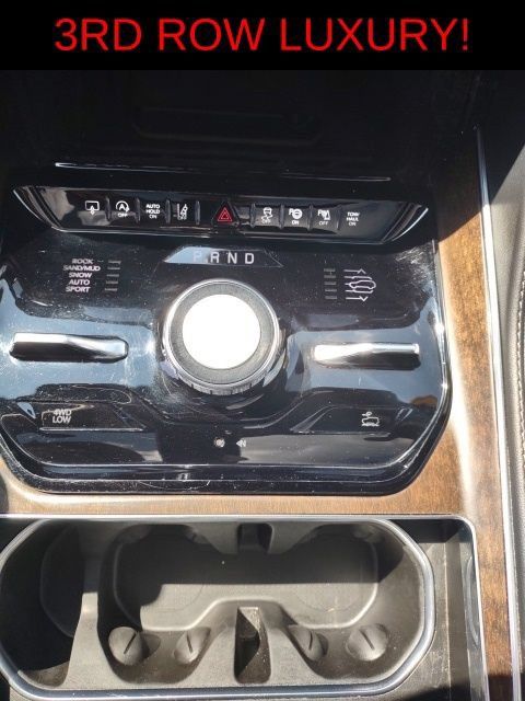Used 2023 Jeep Grand Wagoneer L Series II AWD/4WD image 14