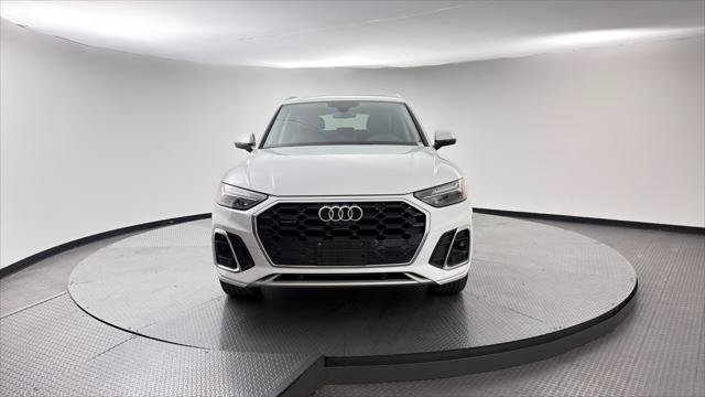 Used 2023 Audi Q5 2.0T Premium Plus w/ Premium Plus Package AWD/4WD image 12