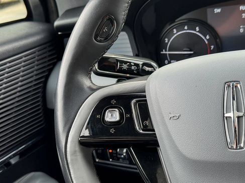 Used 2022 Lincoln Corsair AWD w/ Premium Package image 30