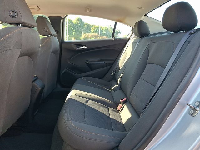 Used 2018 Chevrolet Cruze LS FWD image 17