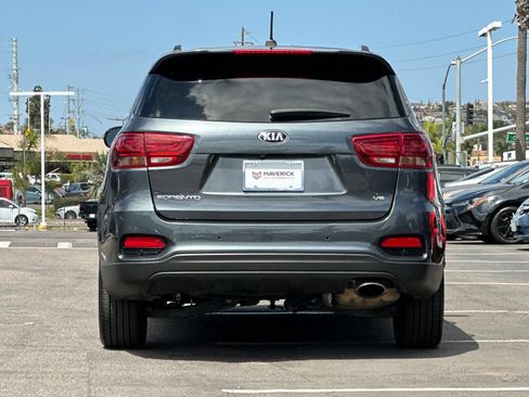 Used 2020 Kia Sorento S FWD image 4