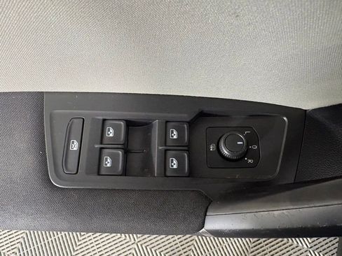 Used 2020 Volkswagen Tiguan S FWD image 18
