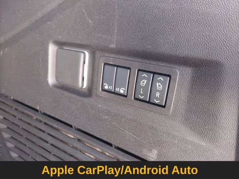 Used 2025 GMC Yukon Denali image 24