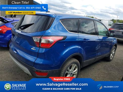 Used 2017 Ford Escape SE w/ SE Cold Weather Package AWD/4WD image 4