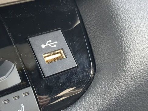 Used 2025 Toyota Tundra Limited AWD/4WD image 21