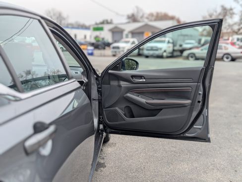 Used 2021 Nissan Altima 2.5 SR image 37