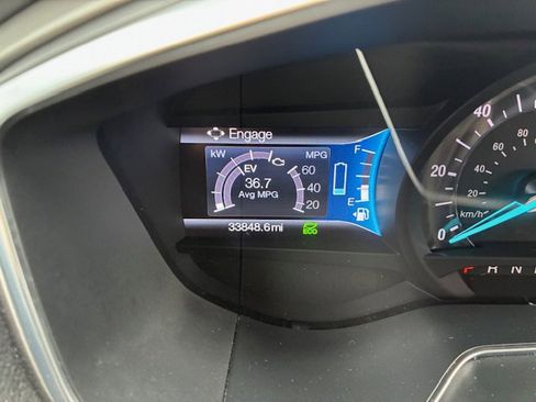 Used 2018 Ford Fusion SE FWD image 18
