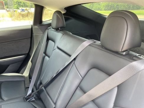 Used 2022 Tesla Model Y Performance AWD/4WD image 12