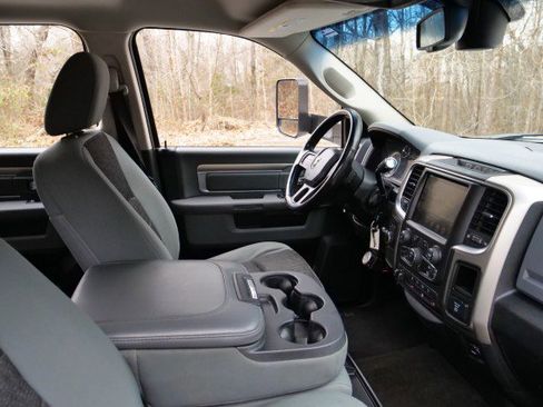 Used 2014 RAM 3500 Big Horn image 38