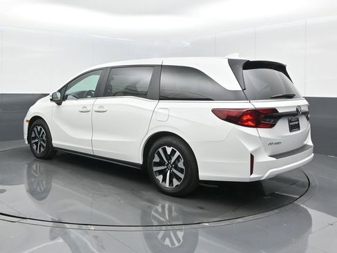 Certified 2026 Honda Odyssey EX-L image 16