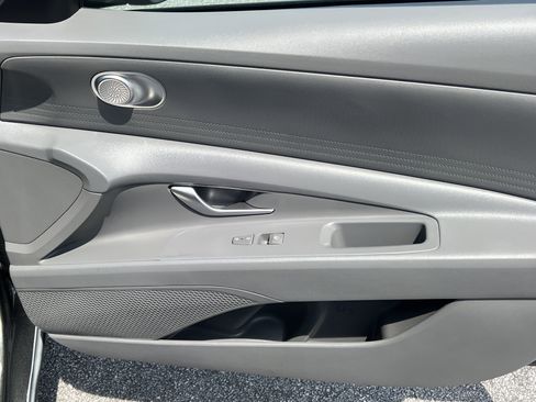 Used 2024 Hyundai Elantra SE FWD image 15