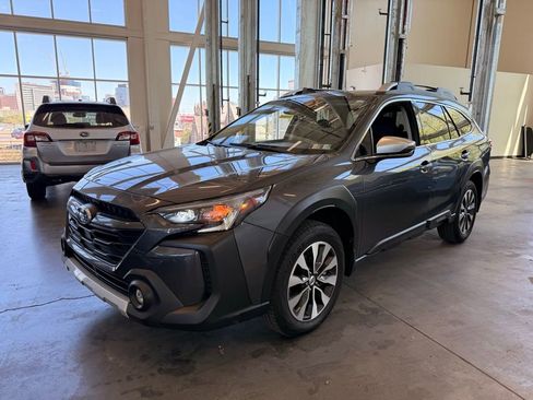 Used 2023 Subaru Outback Touring AWD/4WD image 7