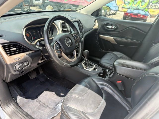 Used 2017 Jeep Cherokee Latitude w/ True North Edition AWD/4WD image 9