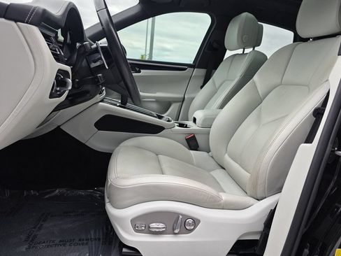 Certified 2023 Porsche Macan S AWD/4WD image 12
